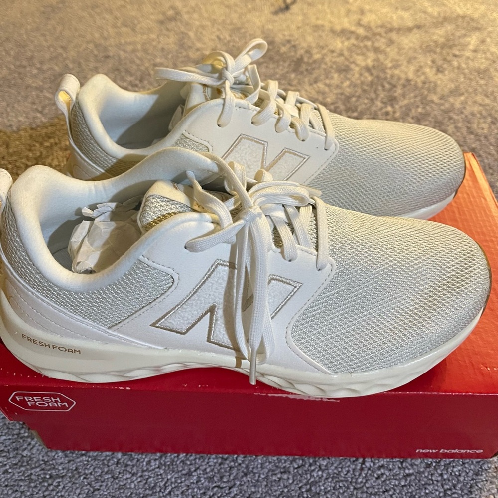 NIB New Balance Fresh Foam Sport v2 – Women’s 10 White Cream